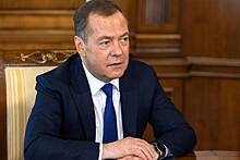 Медведев выразил соболезнования в связи с гибелью Раиси