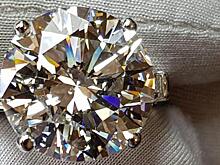 Суд отказался арестовывать проглотившего бриллиант мужчину