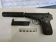 Три екатеринбуржца с молотком и пистолетом вынесли из салона драгоценности на 9 млн рублей