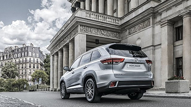 Названы популярные кроссоверы, которые больше не по карману россиянам