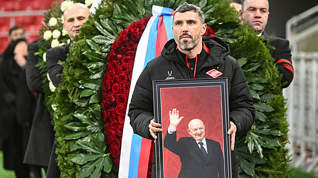 Звезды футбола простились с легендой «Спартака» Симоняном