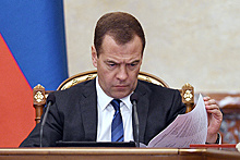 Медведев призвал вернуть полную индексацию пенсий в 2017 году