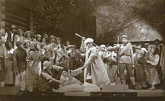 День в истории: премьера татарской оперы "Эшче", царь Борис Годунов и получение сахарина