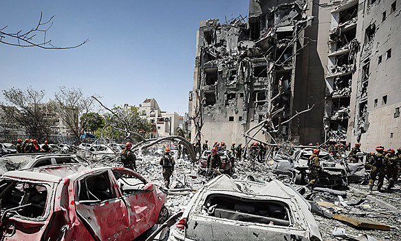 Жители Тегерана покидают город после ударов