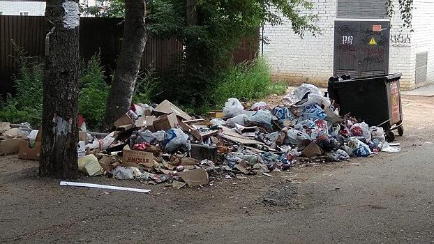 Администрация Кирова обвинила КДУ-3 в провоцировании мусорного коллапса