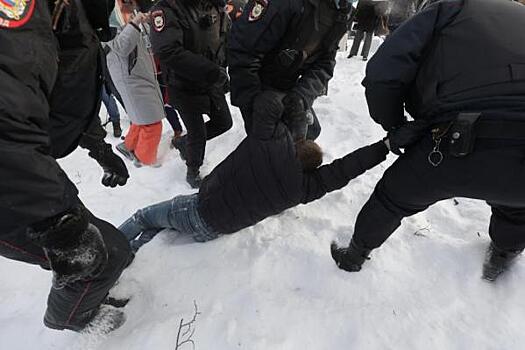 В Екатеринбурге начались первые задержания участников протестной акции