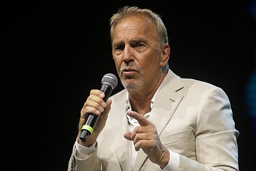 Кевин Костнер добился отклонения части исков по делу об изнасиловании