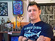 Мастер создает часы причудливых форм из шестеренок