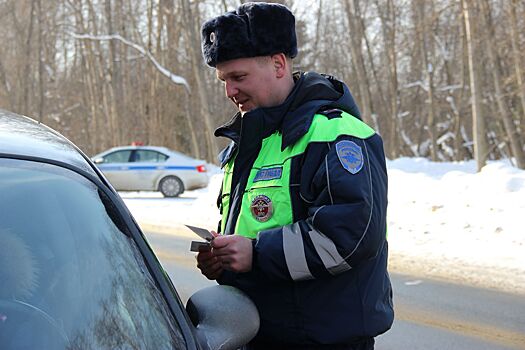 Сотрудники ГИБДД помогли костромичке родить в нормальных условиях