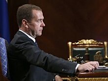 Медведев вручил премии правительства в области СМИ