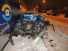 В Ижевске водитель легковушки протаранил трамвай