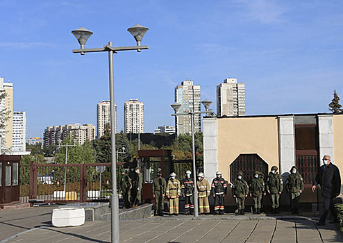 Дежурные силы ликвидировали условное возгорание на пожарно-техническом учении в Академии Генштаба