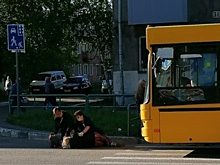 Женщина попала под колеса автобуса в Новокузнецке