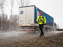Предприниматель пробежал из Москвы до Пекина и потратил на это 30 млн рублей. Зачем?