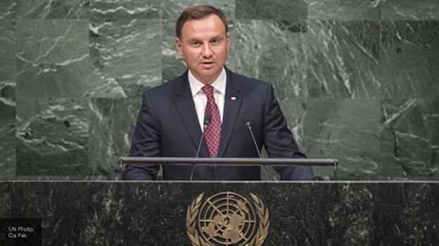 Военная тайна: польского президента Дуду почти отстранили от руководства