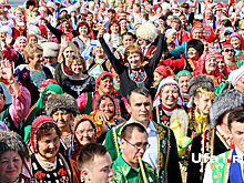 Национальные костюмы и массовый хоровод: уфимцы решили попасть в Книгу Рекордов России