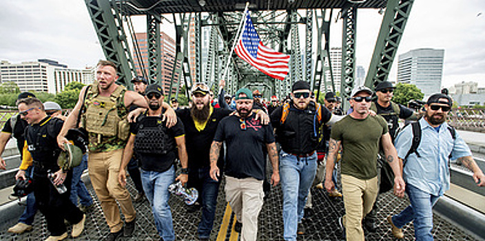 "Западные шовинисты". Кто такие Proud Boys и почему Канада признала их террористами