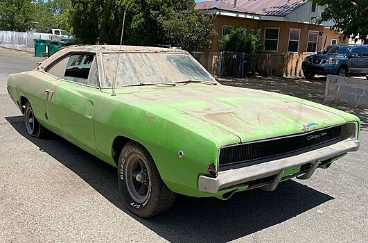 В гараже нашли уникальный 52-летний Dodge Charger с редким двигателем