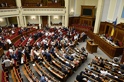 Верховную Раду заблокировали следователи ГБР и СБУ
