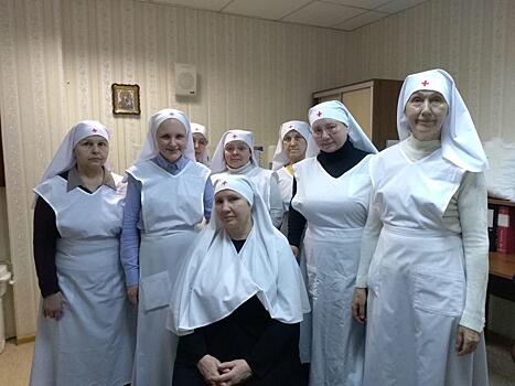 Сестричество из Хорошевского помогает пациентам в больнице