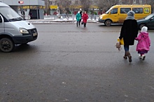На юге Волгограда пешеходы бросаются под колеса машин