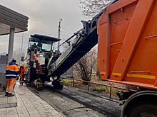 Рабочие приступили к замене тротуара на улице Транспортной в Новокузнецке