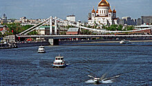 Сброшенного с моста голого и пьяного киргиза вытащили из Москва-реки