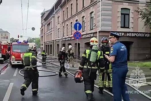Клиника загорелась в центре российского региона
