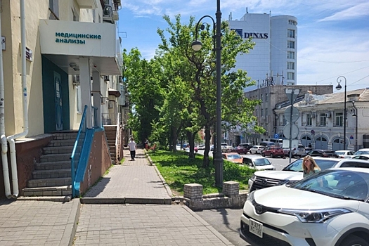 Известно, когда во Владивостоке начнут блокировать колеса на платных парковках