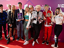 Даня Милохин, Люся Чеботина и другие на премии Fashion People Awards Teens 2021