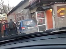 В Перми полицейскими задержана подозреваемая в угоне автомобиля службы доставки еды