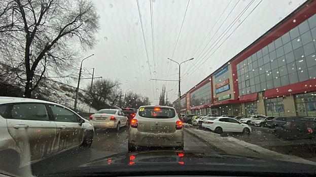 Для ремонта Трофимовского моста Шехурдина перекрыли. Пробка растянулась на километры