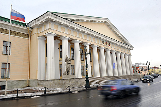 Петербургский госуниверситет эвакуируют из-за угрозы взрыва
