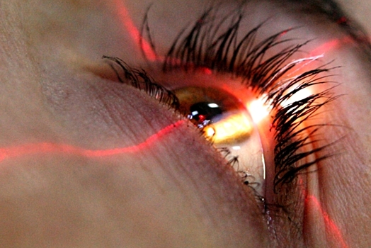 Тюменский офтальмолог заработал около миллиона рублей на лжеоперациях