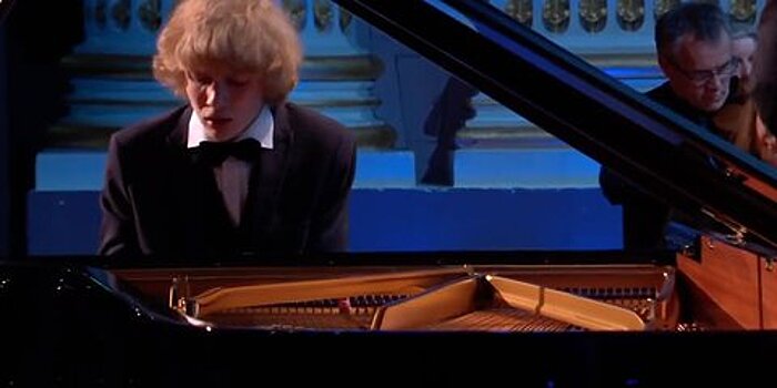 В.Мединский поздравил пианиста И.Бессонова с победой на «Евровидении для молодых музыкантов»