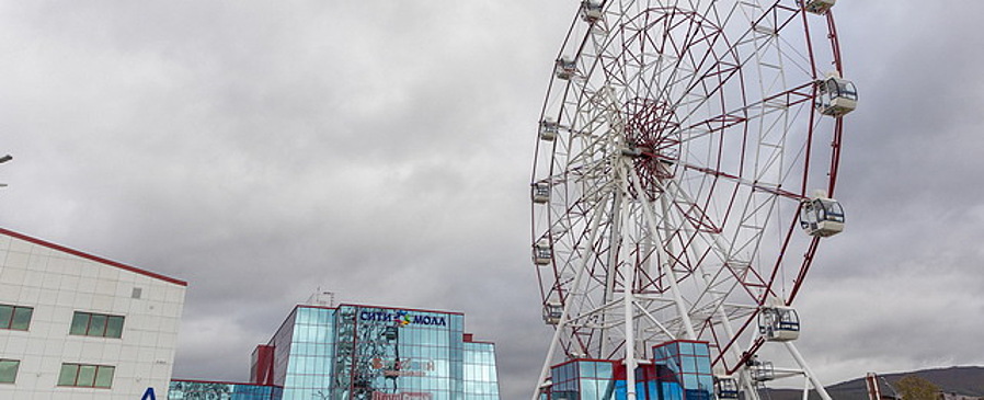 В Южно-Сахалинске состоялось открытие 54-метрового колеса обозрения