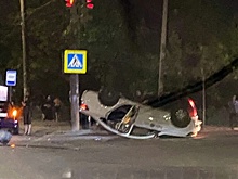 Такси перевернулось в Автозаводском районе