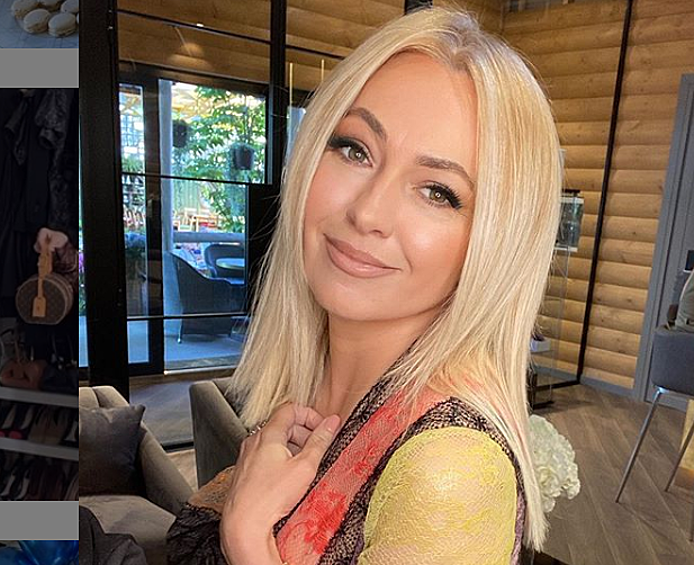 Яна Рудковская.