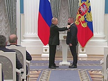 Путин вручил Поддубному звезду Героя России