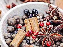 Яблоки, кофе, ваниль, бергамот: какие ароматы помогут взбодриться и поднимут настроение осенью?