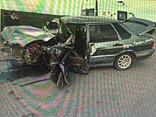 Пострадавшего увезли в больницу: под Шахтами легковушка врезалась в &laquo;Газель&raquo;