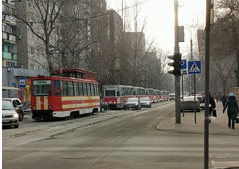 В Саратове стоят трамваи № 9 и № 10