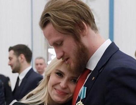 Пелагея с мужем дали волю чувствам на праздновании дня рождения певицы