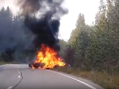 На видео попало ДТП, где сгорели два водителя и чудом спаслась пассажирка