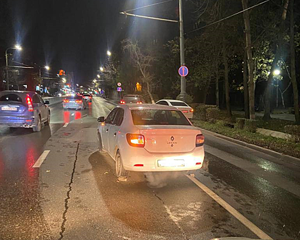 Три машины столкнулись на проспекте Стачки в Ростове и обеспечили затор на несколько часов