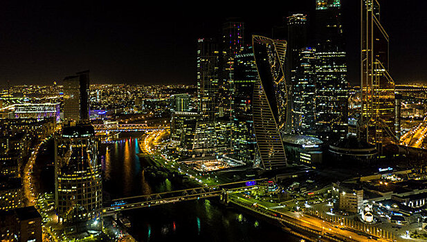 В "Москва-Сити" достроили небоскреб "Федерация"