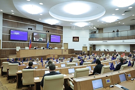 Свердловские парламентарии усилили меры поддержки участников СВО