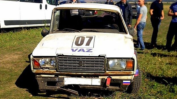 Автолюбитель из Брянска превратил стандартный «Жигуль» в победный спорткар