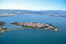 Со дна озера в Швейцарии украли 230 литров джина