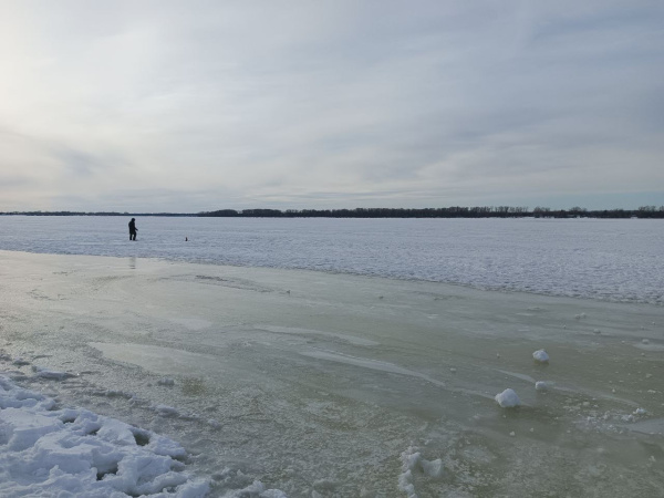 Самарцам рассказали об опасной толщине льда на Волге 21 марта
